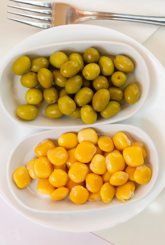 Nakládané tremoços – lupina bílá (vlčí bob) jako tradiční portugalská pochoutka